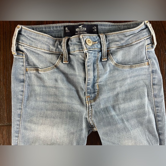 Hollister Distressed Jeans - Picture 6 of 10